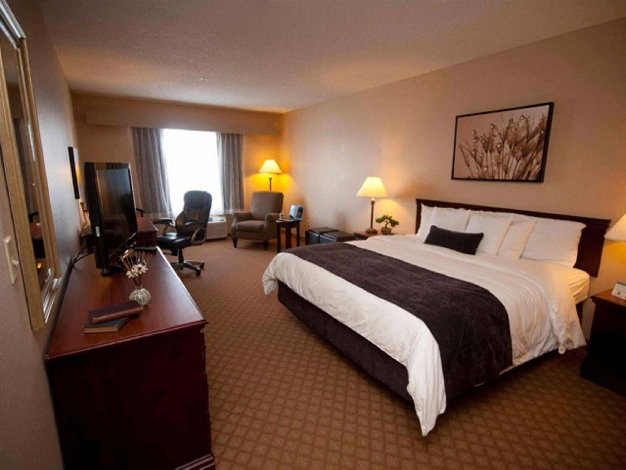 Town & Country Inn And Suites Квінсі Екстер'єр фото